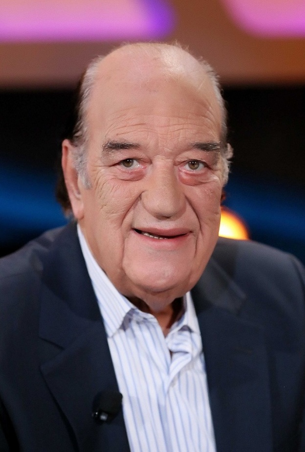 مدحت صالح ينشر صورة له مع حسن حسني