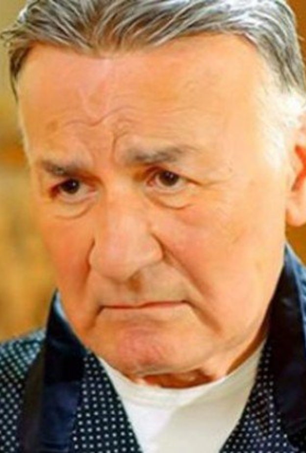 عزت ابو عوف 