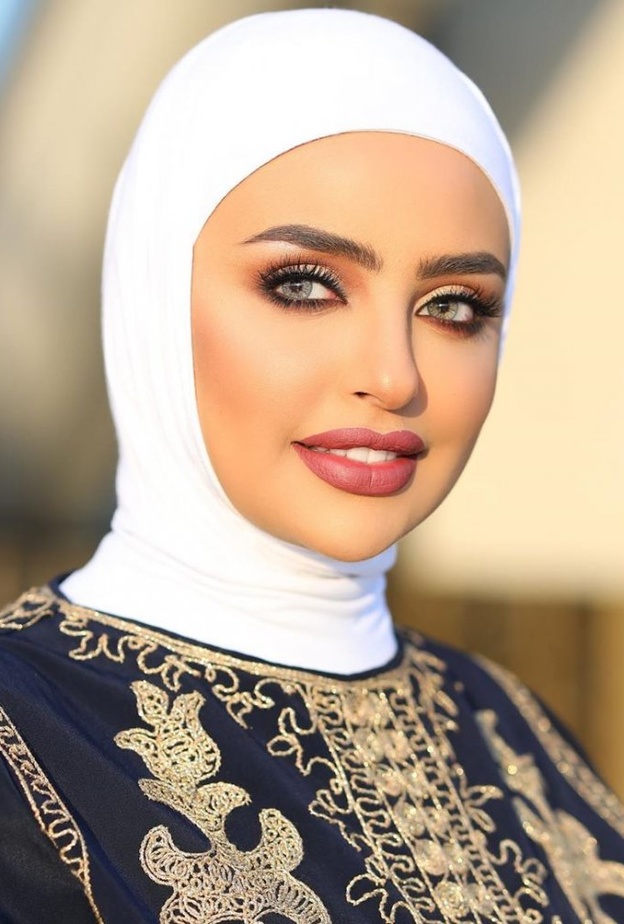 سندس القطان بمكياج جذاب وهادئ