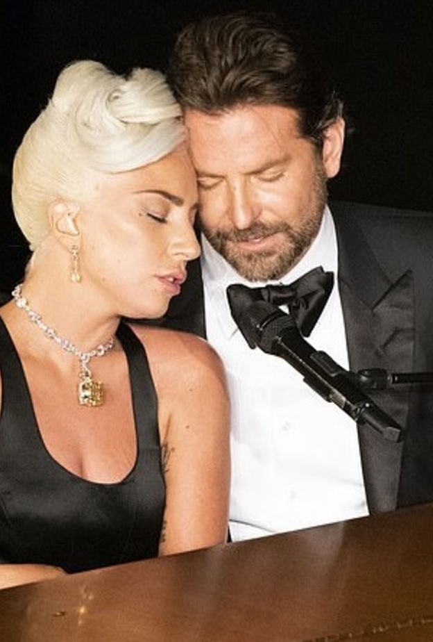 برادلي كوبر وليدي جاجا