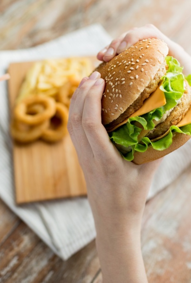 خطر الوجبات السريعة علي الصحة