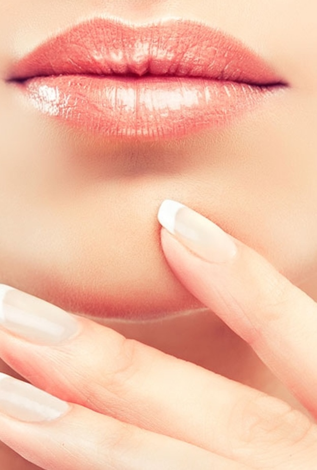 العلاجات المنزلية الطبيعية والعشبية ستعالج الظلام حول الفم بسهولة