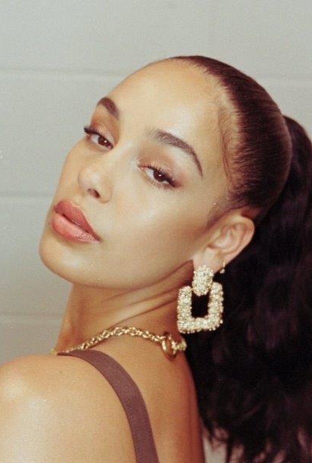  احصلي على اطلالة ماكياج جورجا سميث مع مستحضرات Dior