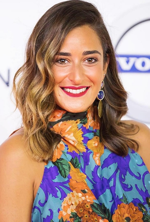 أمينة خليل تلتقي بمحمد صلاح