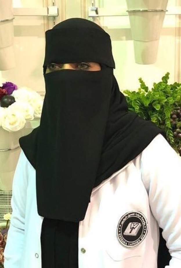 نورة الدوسري تفتح اول مغسلة ملابس نسائية