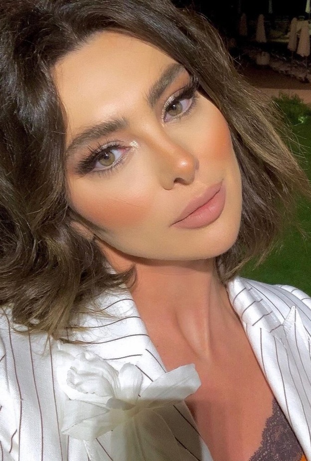 طريقة وضع مكياج صيفي خفيف مستوحى من ستيفاني صليبا