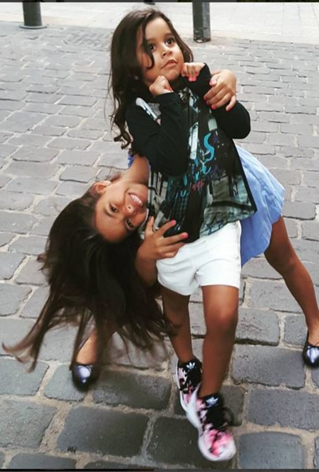 ابنتا شيرين عبد الوهاب