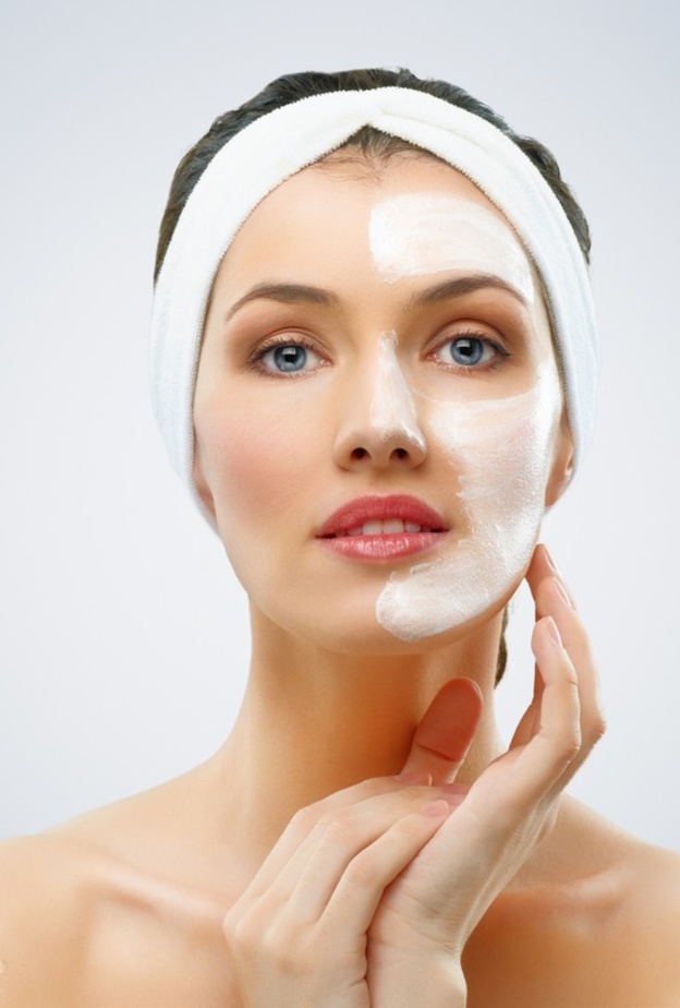 عدم استخدام الوصفات الطبيعية المناسبة لطبيعة الجلد من الأسباب الخطيرة لتلفه وتدميره