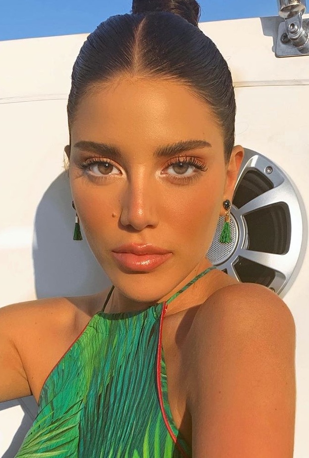 هل بدت سينتيا صموئيل نسخة عن نادين نجيم بأحدث اطلالة لها