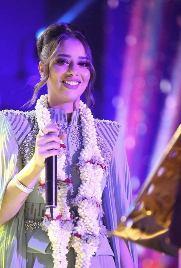 بلقيس فتحي تتألق على مسرح غنائي في جازان