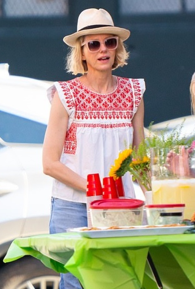 ناعومي واتس