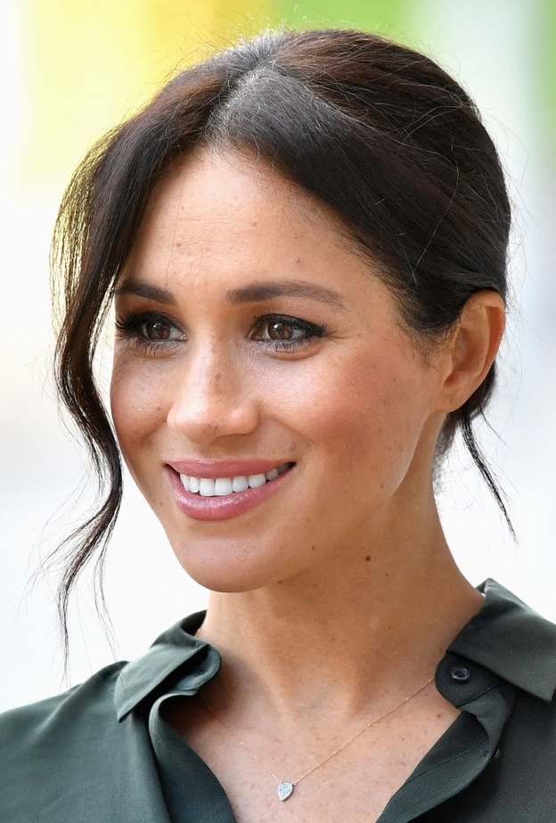  طريقة تكبير الشفايف بالمكياج بأسلوب ميغان