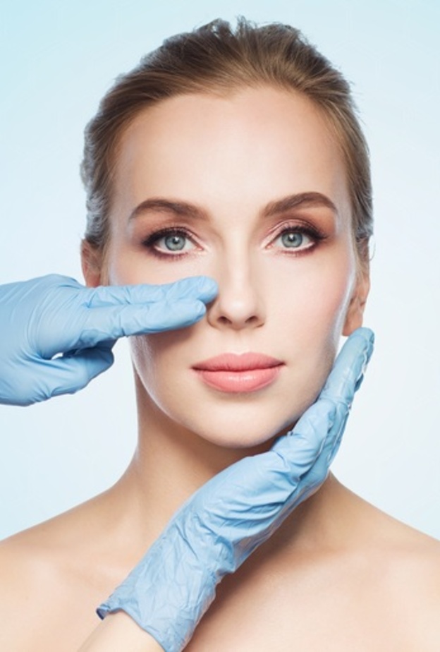 معالجة عيوب الوجه بالفيلر والبوتكس بعيدا عن الجراحة