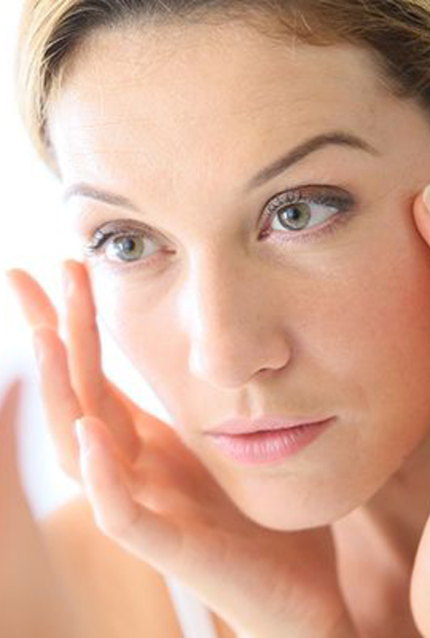 إن تدليك الوجه اليومي يساعد في منع التجاعيد