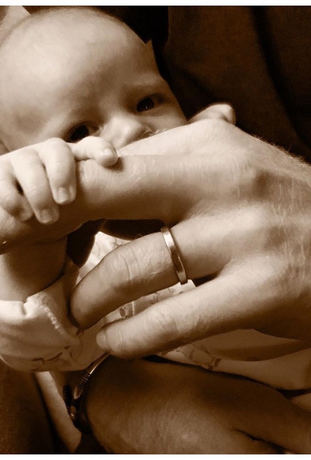 نشر أول صورة لابن الأمير هاري وميغان ماركل