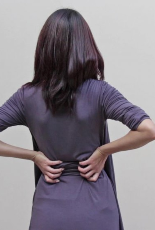 فيتامين د يقي من آلام الظهر ويعالجها