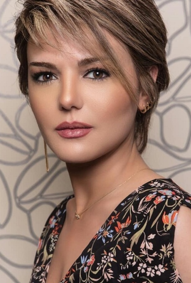 دانا مارديني بإطلالة شعر جريئة