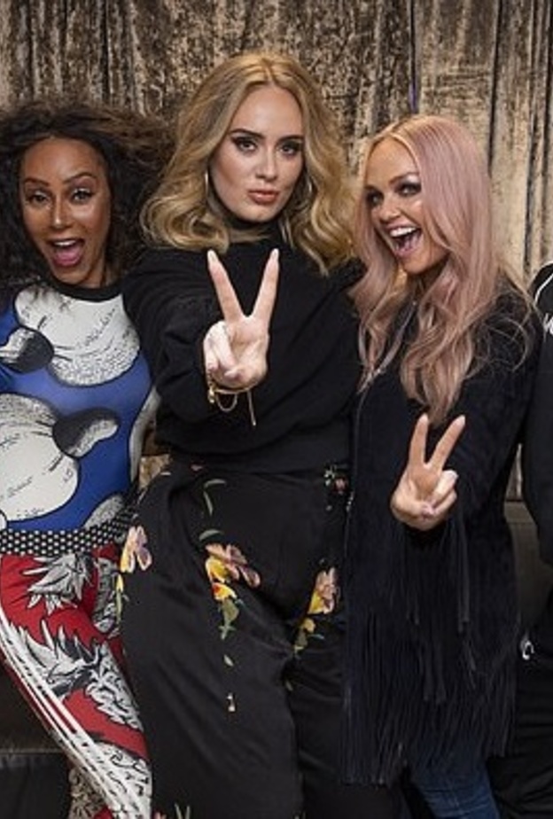 أديل مع سبايز جيرلز