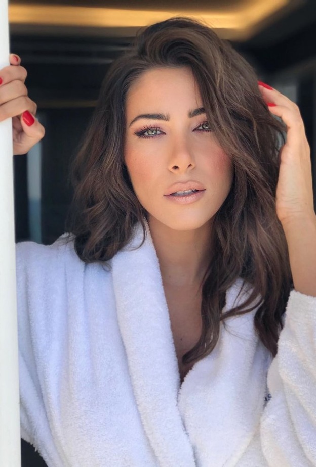 نجمات دراما لبنان يجتمعن في ظل غياب دانييلا رحمة