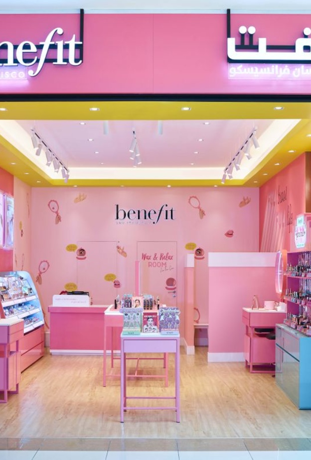 متجر Benefit Cosmetics يصل إلى الإمارات العربية المتحدة