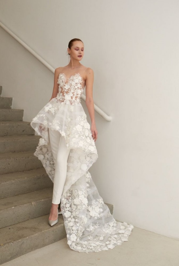 فستان زفاف مطرز