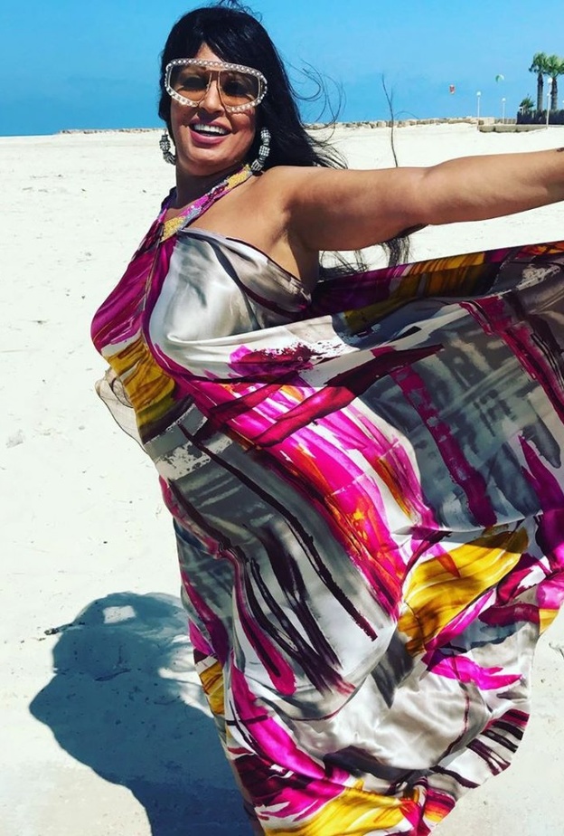 فيفي عبدو تظهر بدون حواجب في برنامج رامز جلال