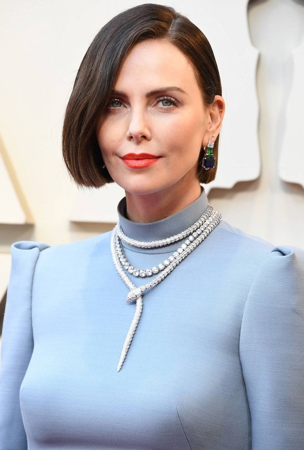 تشارليز ثيرون بمجوهرات Bulgari في حفل جولدن جلوب لعام 2019 