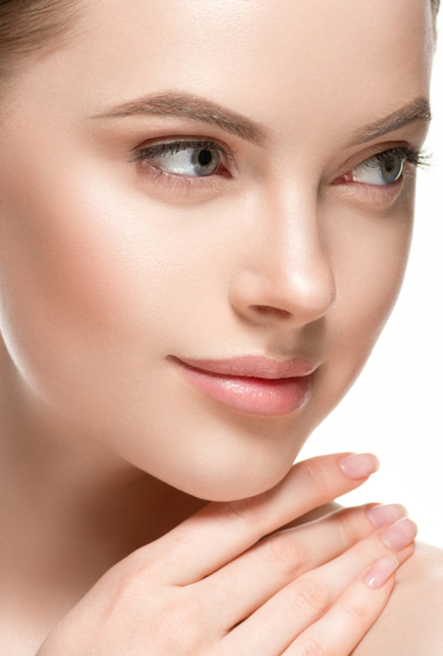 كيفية زراعة الحواجب للنساء وما هي أضرارها