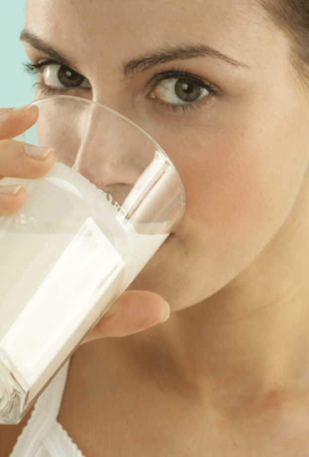 فوائد تناول الحليب على صحة العروس