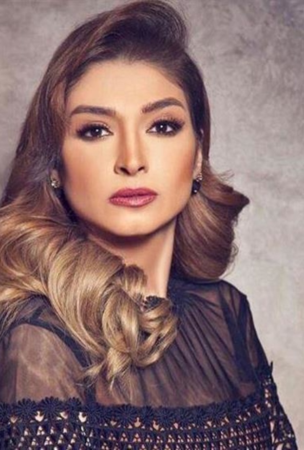 الفنانة روجينا