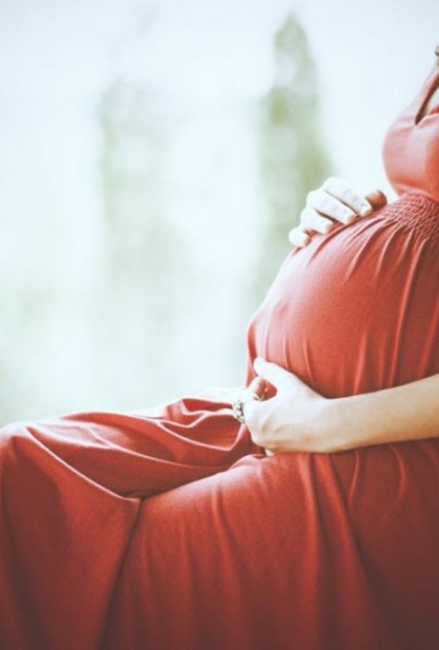 كيف يتأثر الجنين بأمه قبل أن يولد