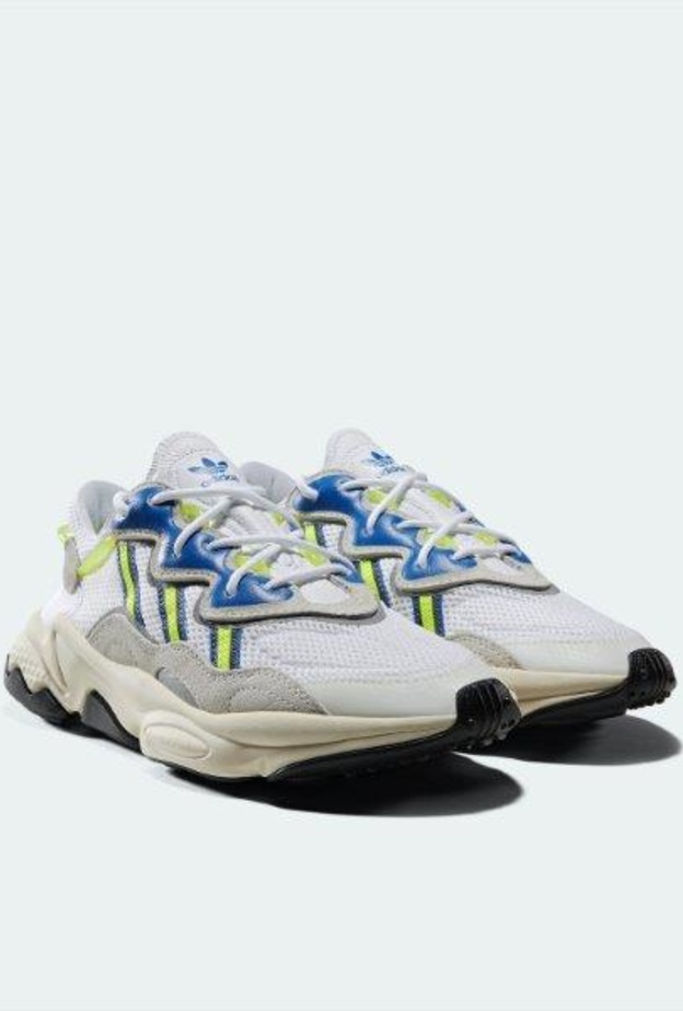 adidas Originals تعيد إحياء حذاء OZWEEGO المستوحى من التسعينات