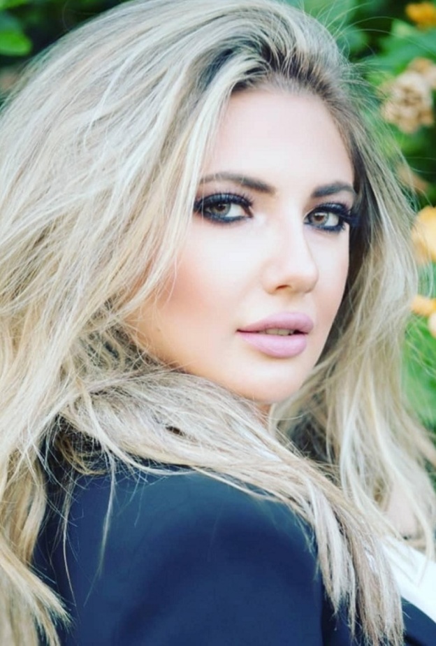 طليقة وائل كفوري بجمال ساحر