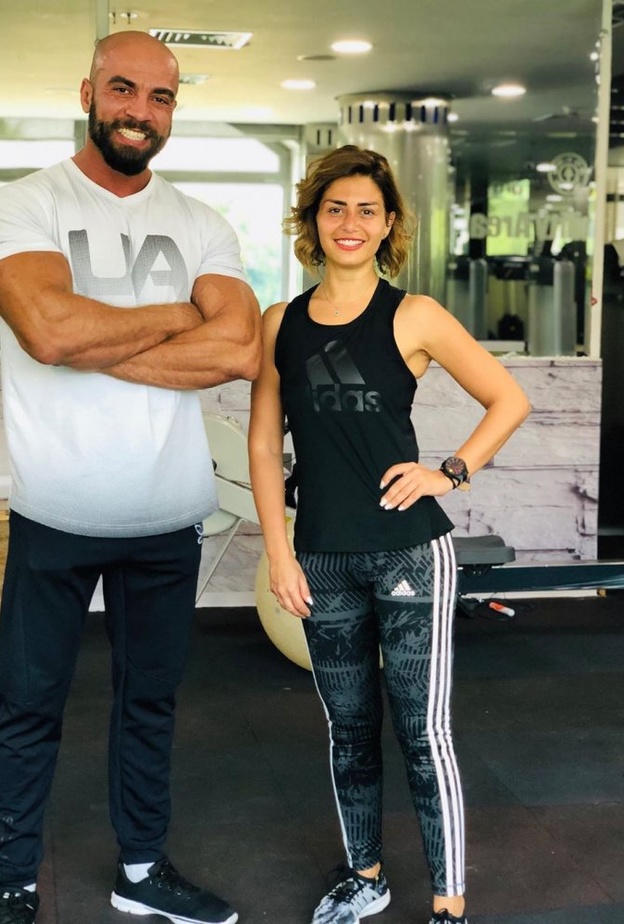 رانيا يوسف ومنة فضالي تتنافسان على الرياضة في الجيم