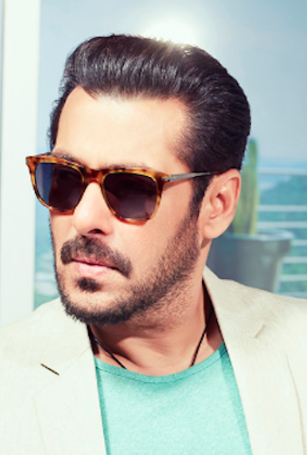 الصحفي يتهم سلمان خان بالتعدي عليه بالضرب