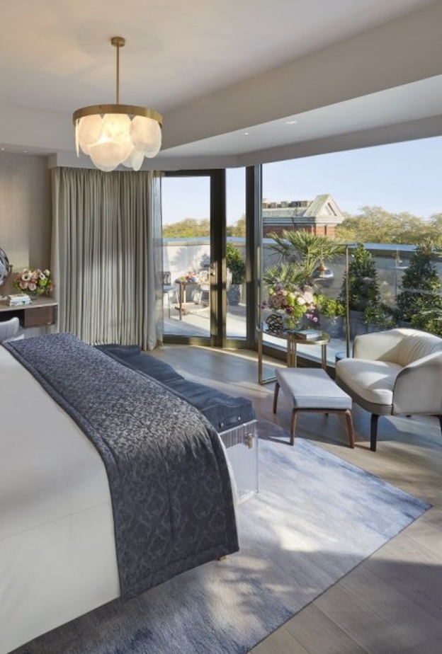 حمام سباحة فخم