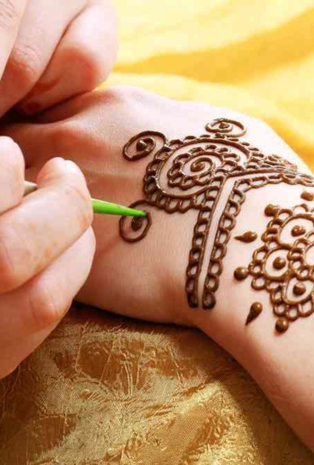  تخلصي من نقاش الحنة من خلال خطوات طبيعية