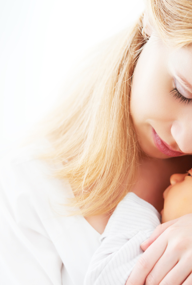 أهم 6 أمور يحتاجها المولود الجديد من أمه بعد الولادة