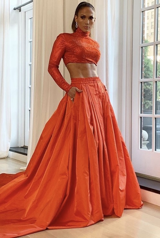 Jennifer Lopez بفستان سهرة من Ralph Lauren