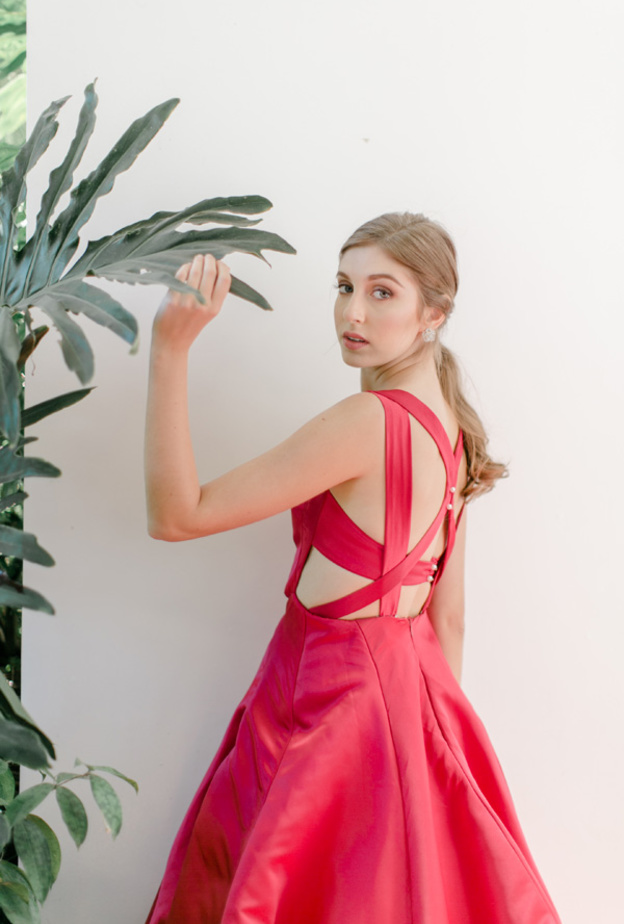 فستان من francis libiran