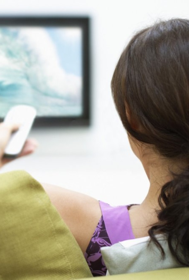  الجلوس أمام التلفزيون بعد الغداء خطر على الصحة