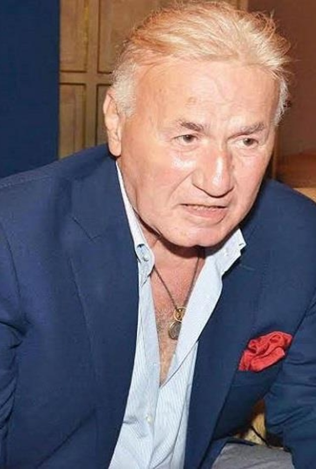 عزت ابو عوف 