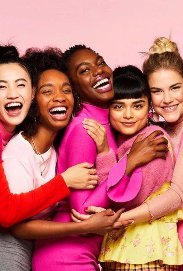  لإشراقة خالية من الشوائب.. اليكِ مستحضرات Hello Happy الرائعة من Benefit 