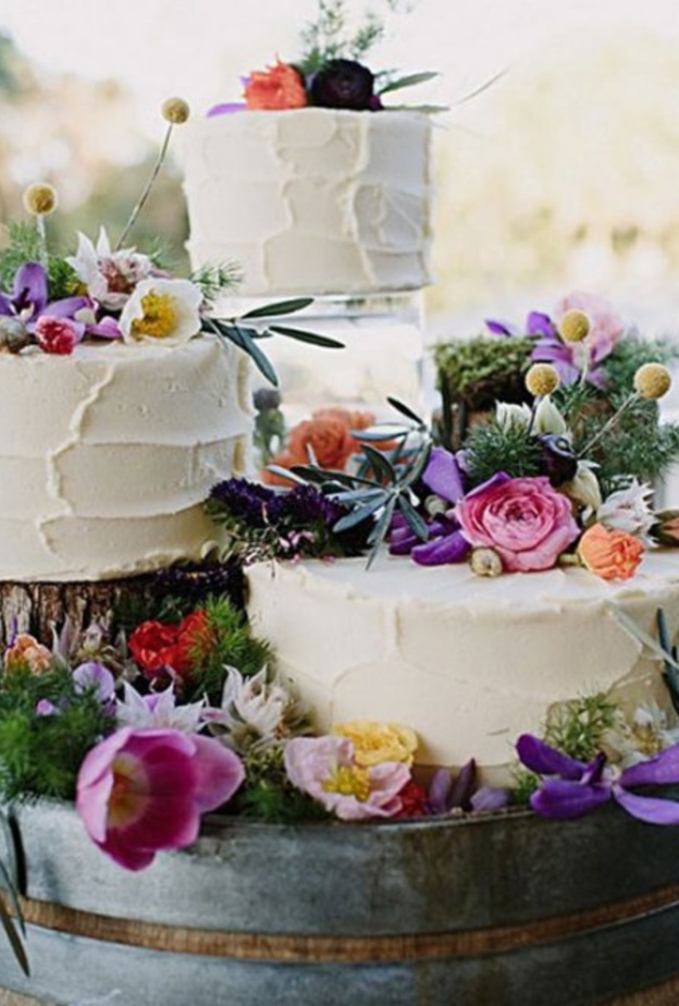 تصاميم لكعكات الزفاف موضة 2019