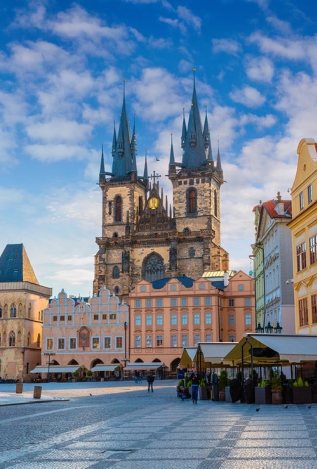  براغ عاصمة جمهورية التشيك واحدة من أكثر الوجهات السياحية شعبية في أوروبا