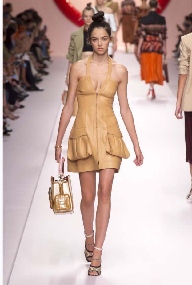 أزياء جيوب واسعة من مجموعة من Balmain 