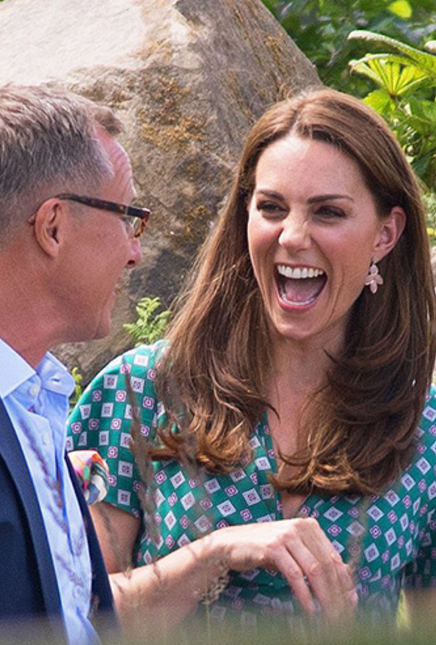 كيت ميدلتون تزور حديقتها في قصر هامبتون كورت