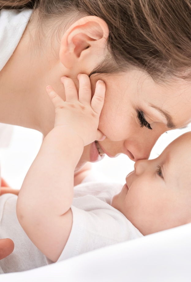 أفضل الأطعمة التي تزيد دسم حليب الأم وتغذي الطفل الرضيع