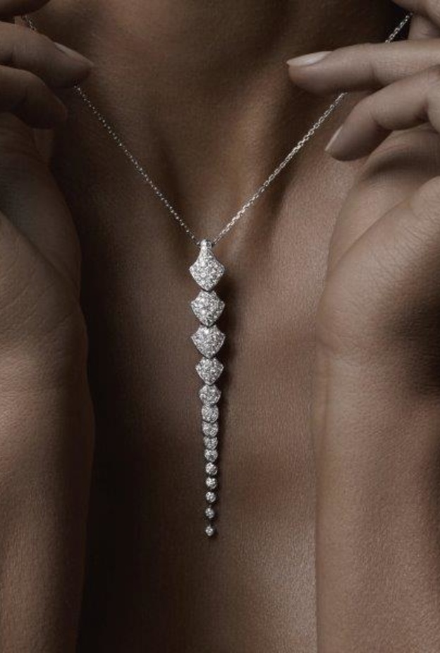 مجموعة PYTHON من توقيع دار AKILLIS