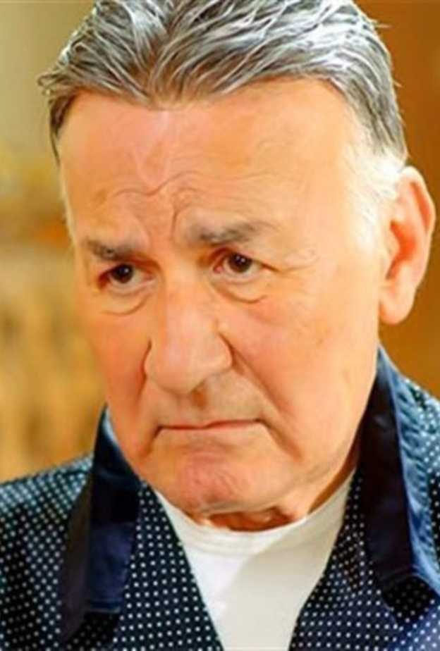 عزت ابو عوف 